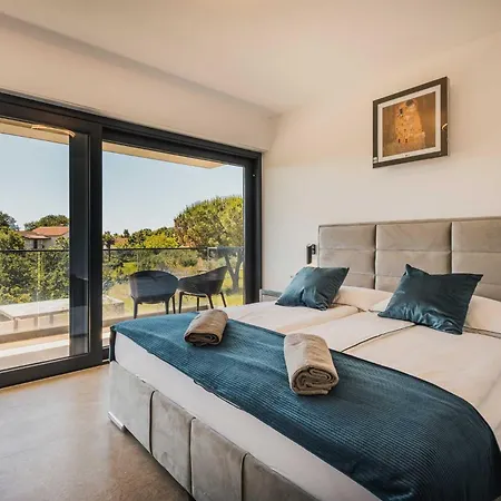 Sandro By Awaytocroatia Porec