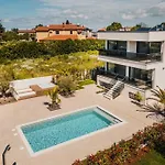 Sandro By Awaytocroatia Villa